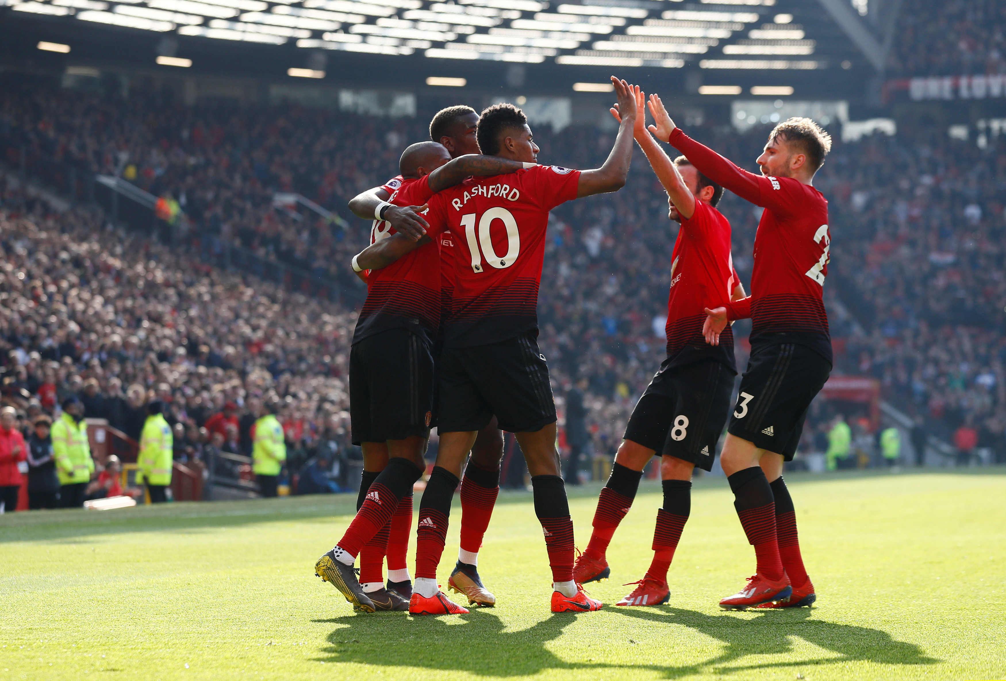 临着多重挑 临着多重挑